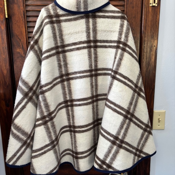 Reversible Plaid Fleece Cape - Picture 2 of 6